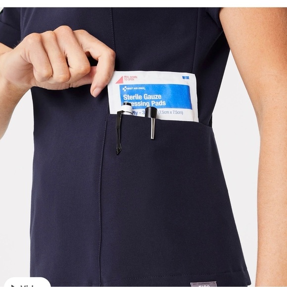 NWT Vail Half Zip Scrub Top Racing Navy PO5015 - Picture 9 of 13